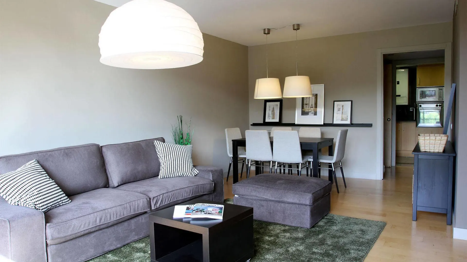Passeig De Gracia Sun Apartament Balcony 2 Bedroo contacts