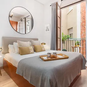 Fridays Flats Whisper-quiet Near Sagrada's Heart Barcelona